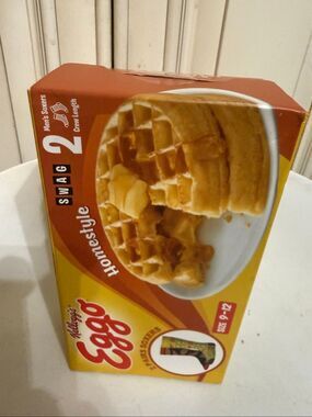 Swag Kellogg's Eggo Waffle 2 Pair Crew Socks Shoe Size 9-12 Yellow